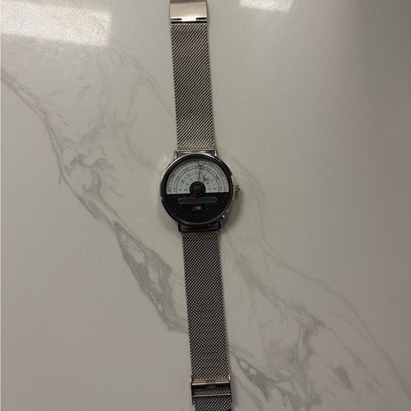 Gadyson Black and Silver Quartz Watch - Picture 2 of 4